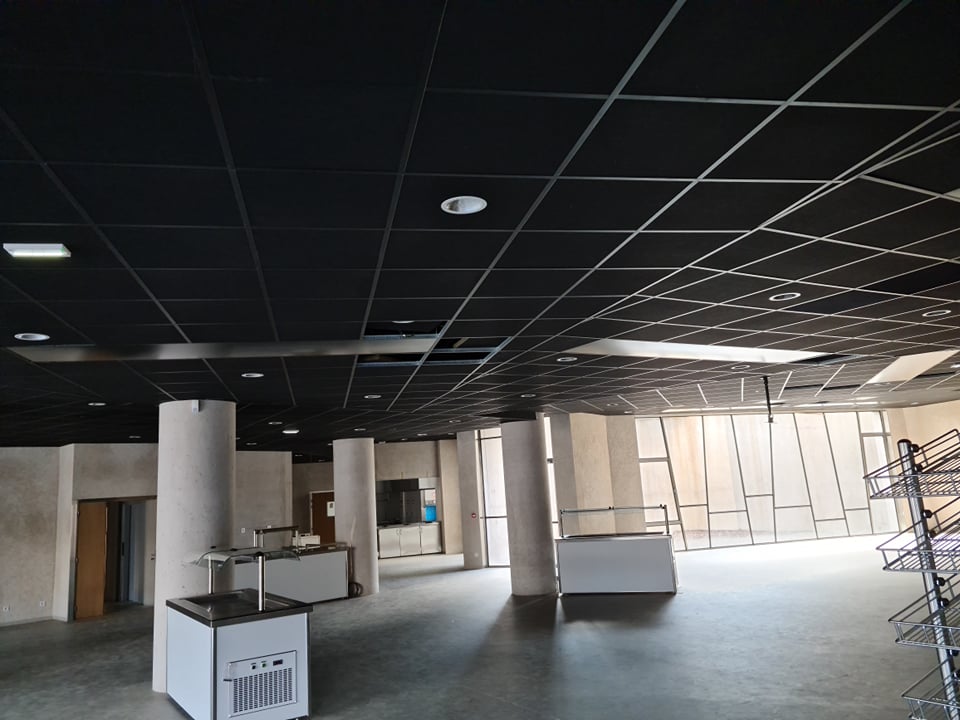 POSE DE FAUX PLAFOND DANS LE LYCEE STE MARIE – MEYZIEU